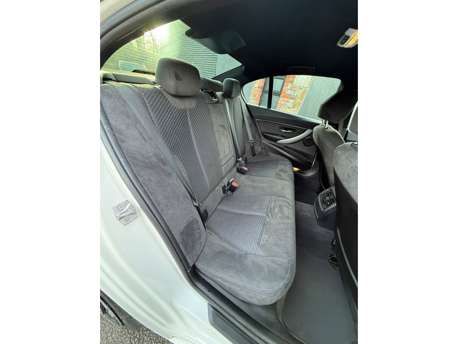 2014 BMW 3 Series  €14,995