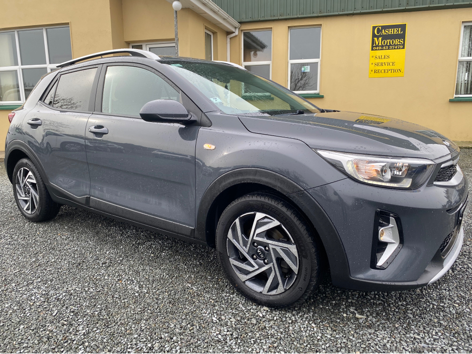 2021 Kia Stonic - image 4