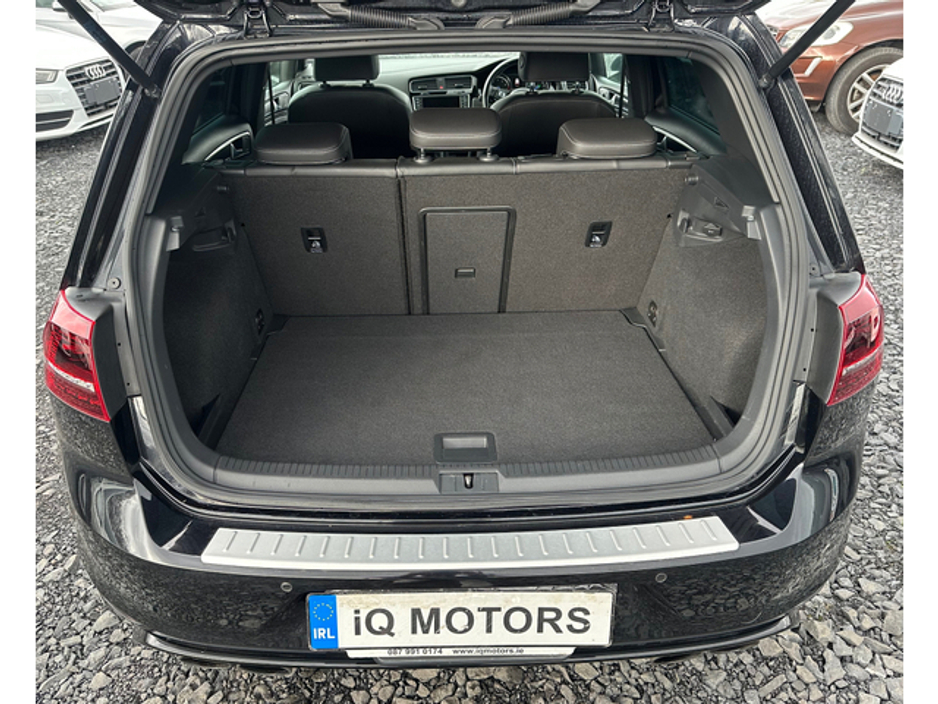 2014 Volkswagen Golf - image 12