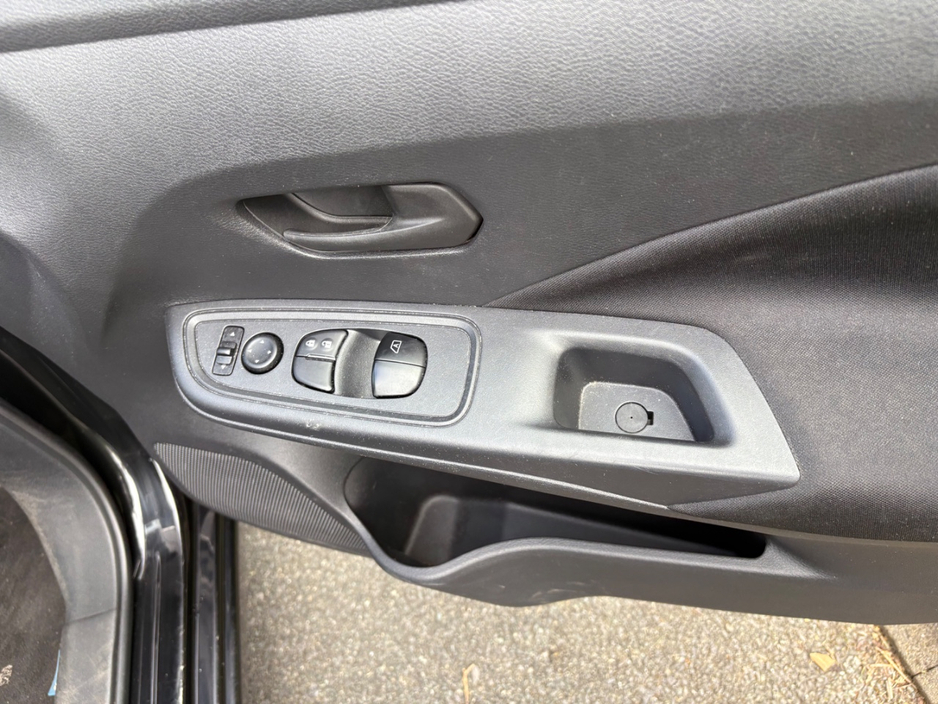 2019 Nissan Micra - image 12