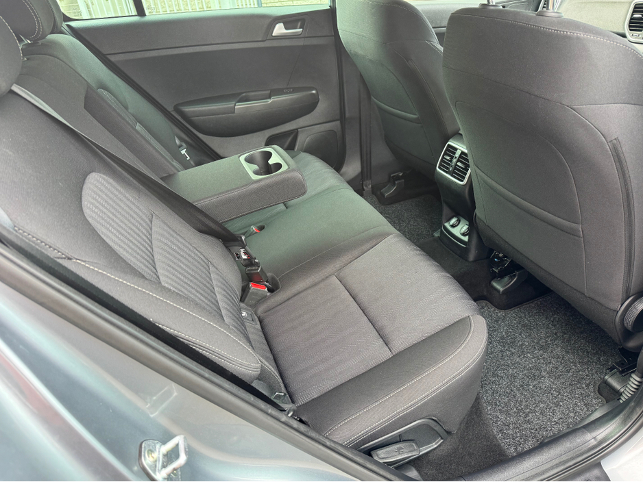 2021 Kia Sportage - image 13