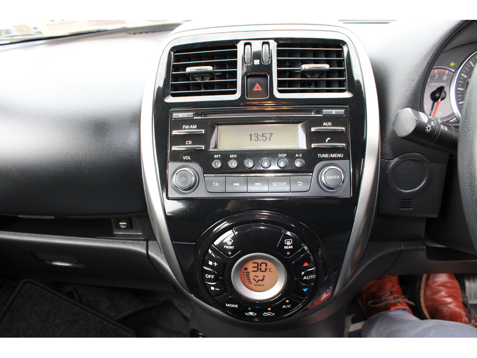 2016 Nissan Micra - image 16