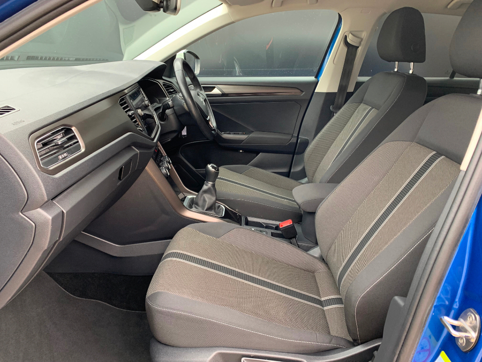 2019 Volkswagen T-Roc - image 15