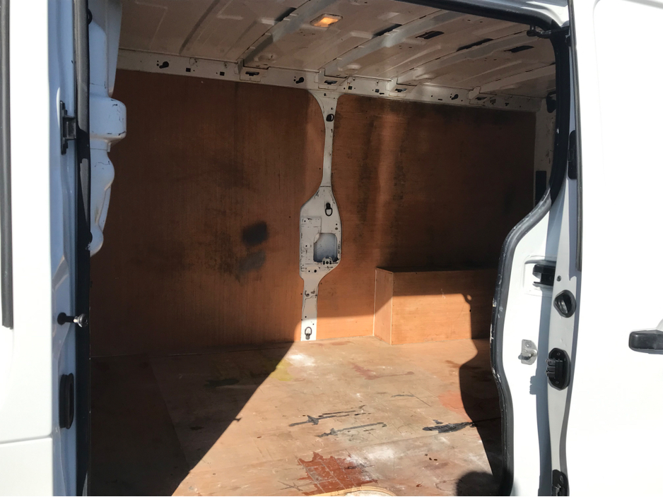 2019 Renault Trafic - image 3