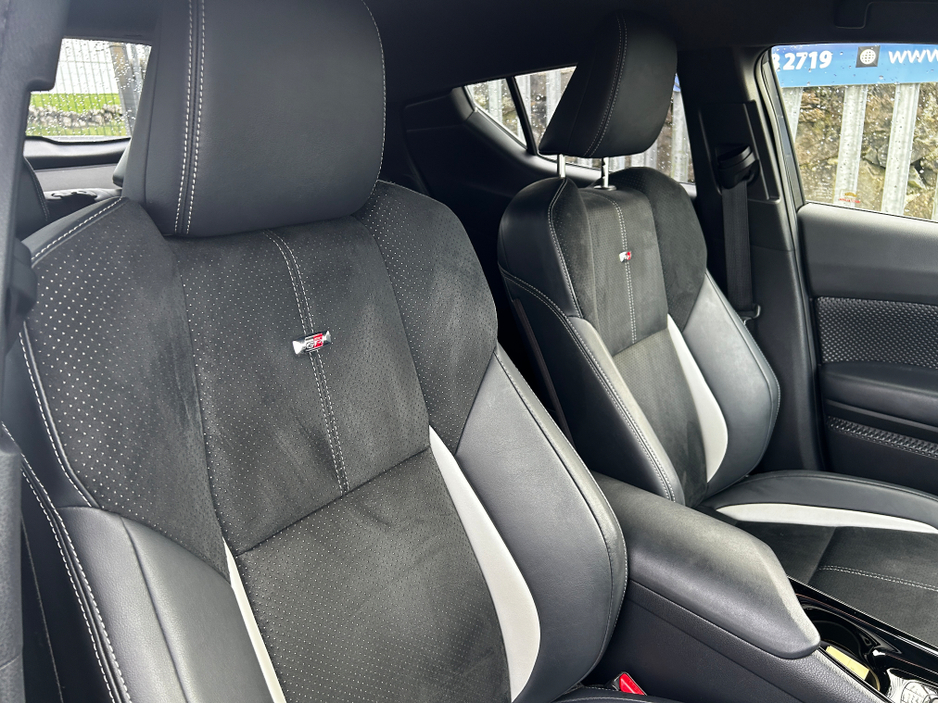 2020 Toyota C-HR - image 10