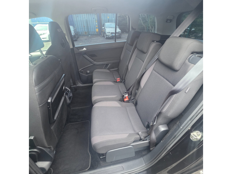 2016 Volkswagen Touran 1.2 TSI 110HP Trendline €15,950