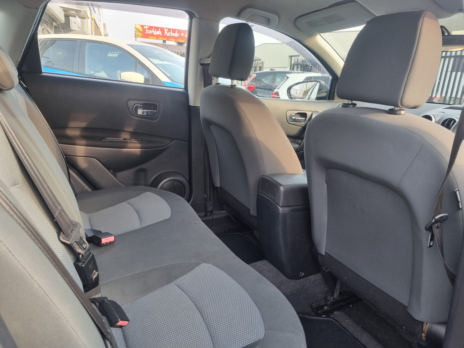 2013 Nissan Qashqai - image 7