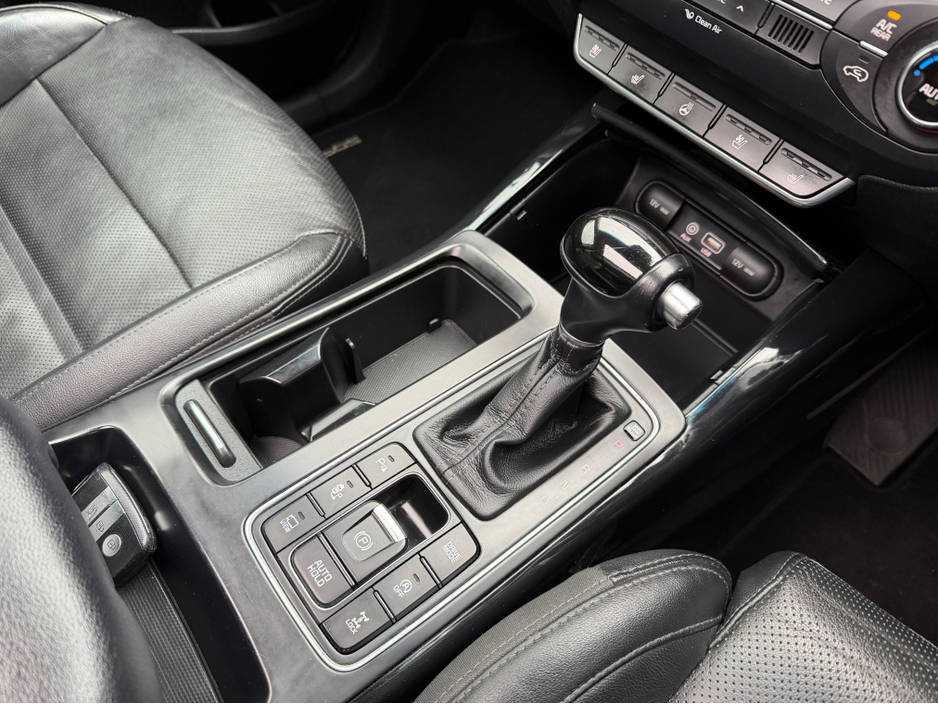2016 Kia Sorento - image 21
