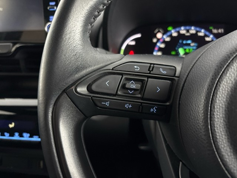 2023 Toyota Yaris Cross HYBRID LUNA SPORT €27,950