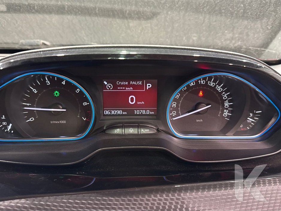 2017 Peugeot 2008 - image 18