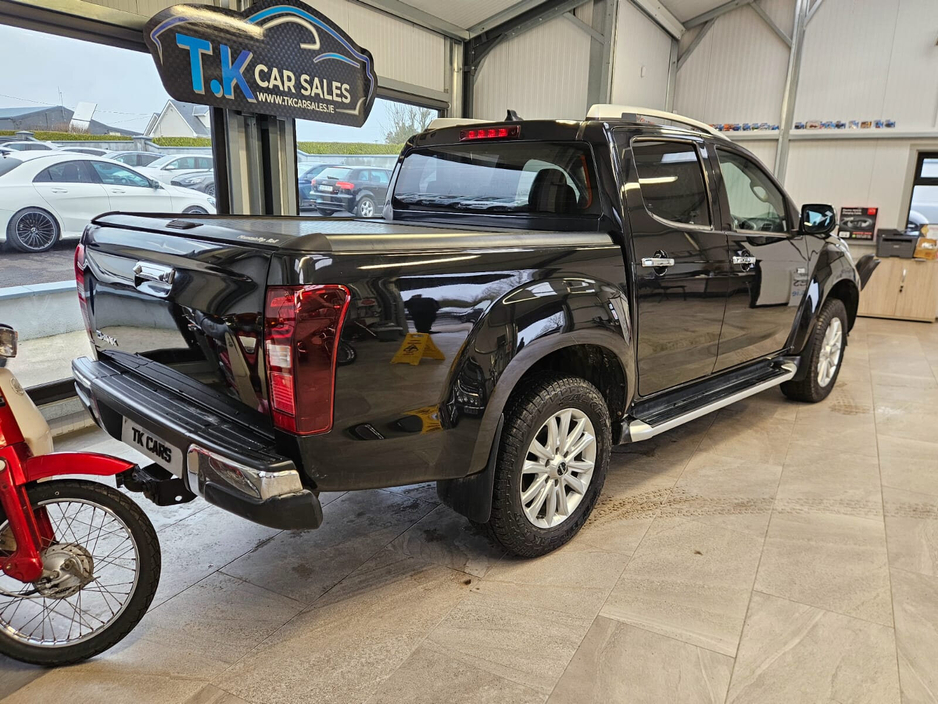 2019 Isuzu D-MAX - image 2