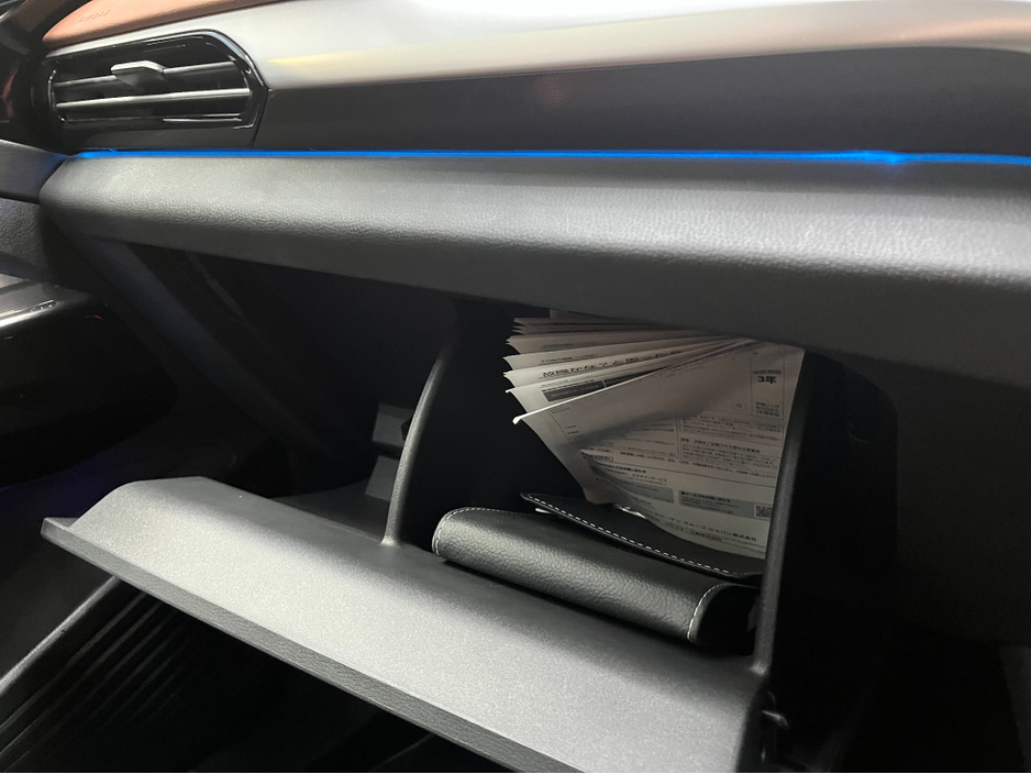 2022 Volkswagen ID.4 €26950 2022 VOLKSWAGEN ID.4 PRO LAUNCH EDITION AUTOMATIC / CRUISE CONTROL / 360° CAMERA / ELECTRIC MEMORY & HEATED SEATS / APPLE CARPLAY / AMBIENT LIGHTS / PANORAMIC SUNROOF €26,950