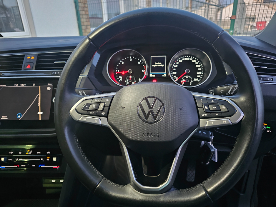 2023 Volkswagen Tiguan - image 16