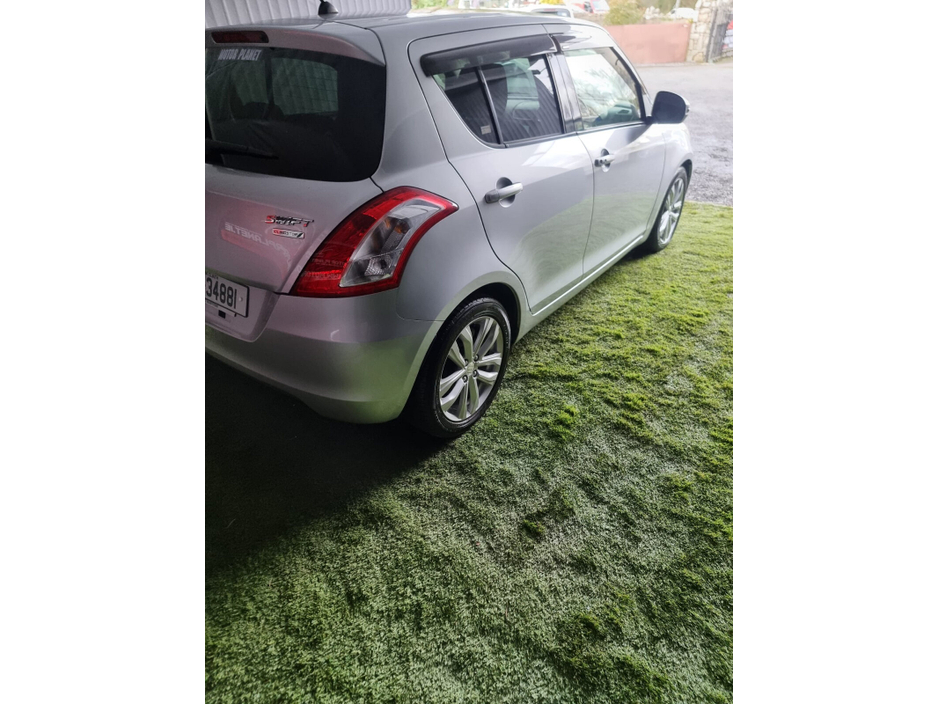 2014 Suzuki Swift - image 5