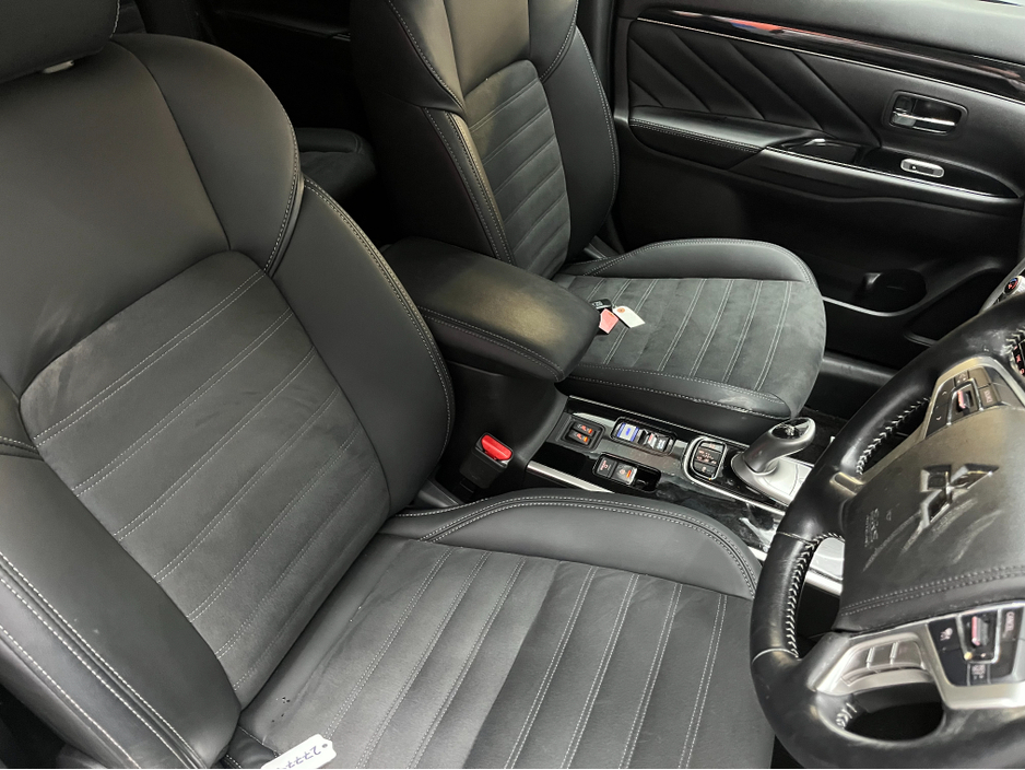 2020 Mitsubishi Outlander €23950 2020 MITSUBISHI OUTLANDER PHEV G 2.4 AUTOMATIC / CRUISE CONTROL / 360° PARKING CAMERA / ELECTRIC HEATED SEATS / HEATED STEERING WHEEL / PADDLE SHIFTERS €23,950