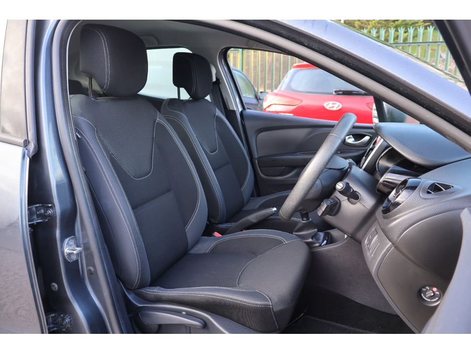 2017 Renault Clio - image 12