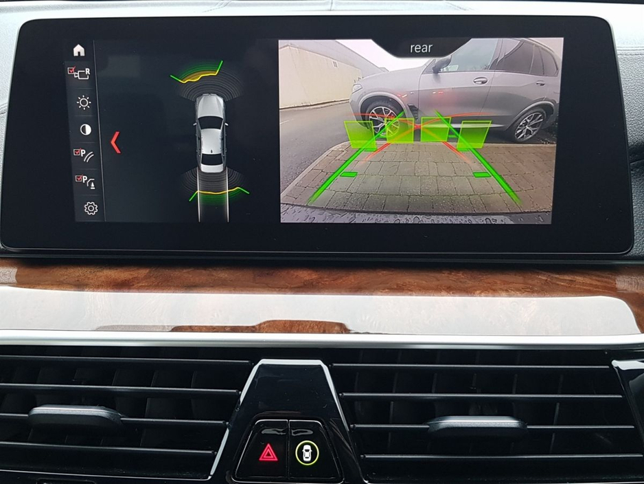 2019 BMW 5 Series - image 23