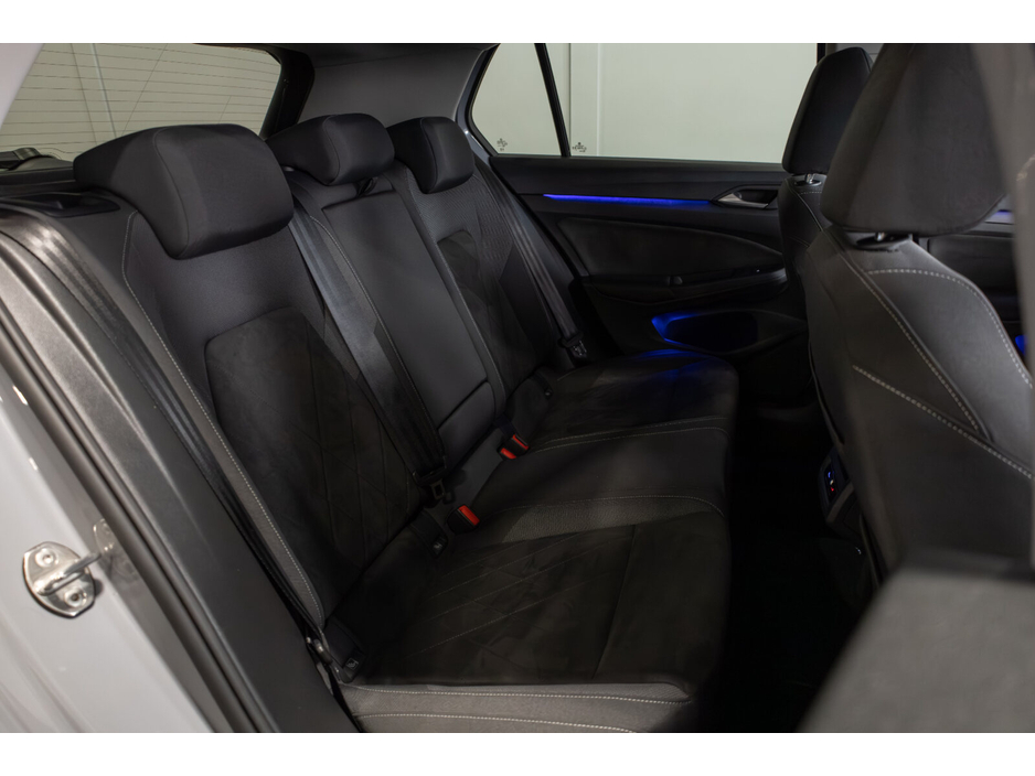 2023 Volkswagen Golf 2.0 TDI 115HP Style €28,450