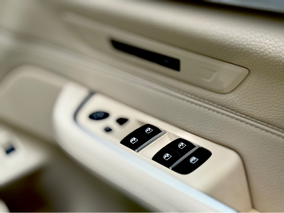 2018 BMW 6 Series - image 24