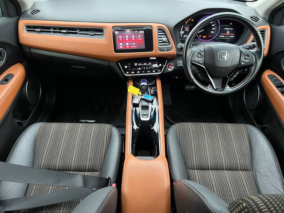 2017 Honda Vezel 1.5 HYBRID -HALF LEATHER HEATED SEATS // REVERSE CAMERA/ €17,950