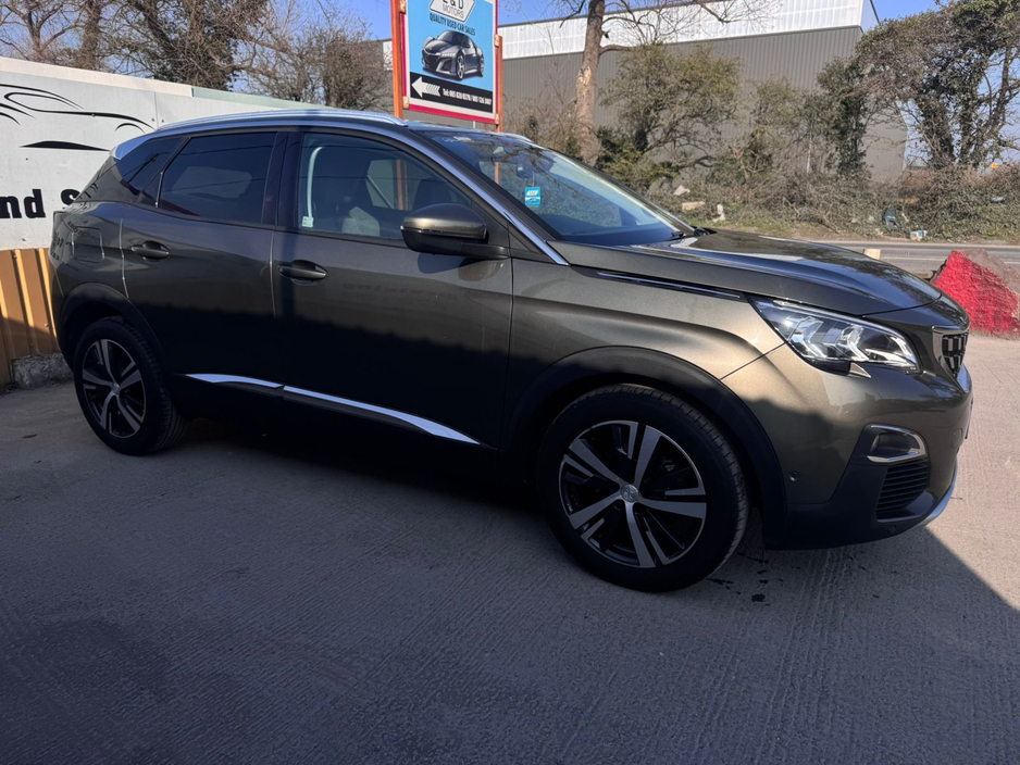 2018 Peugeot 3008 - image 14
