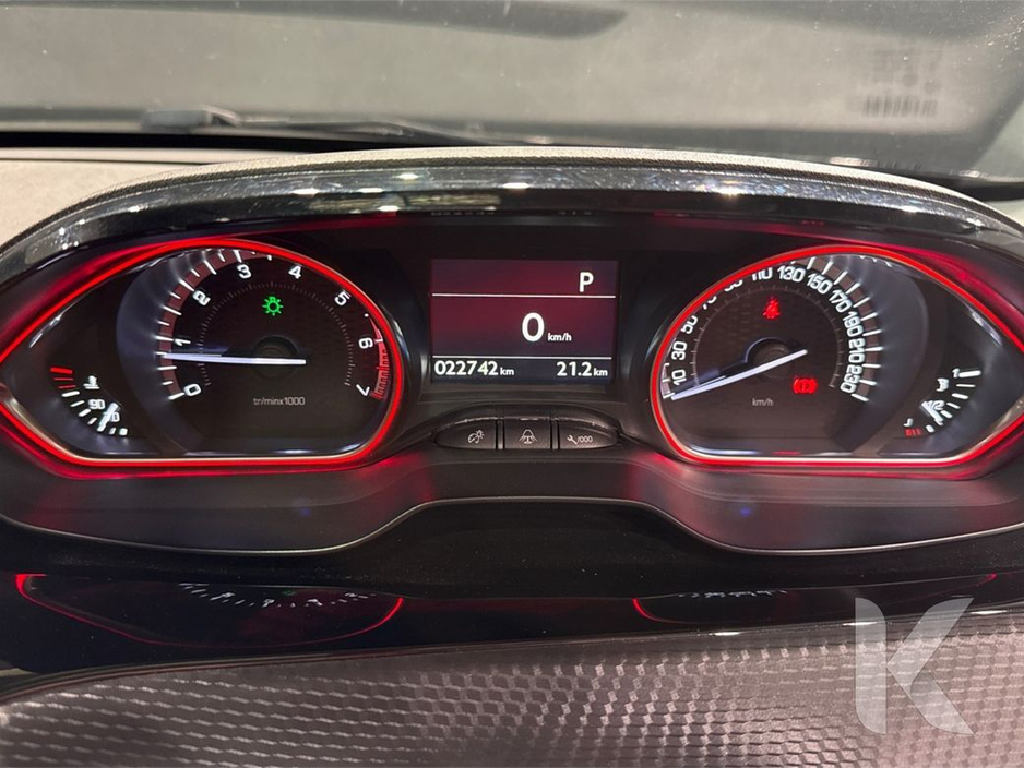 2016 Peugeot 2008 - image 18