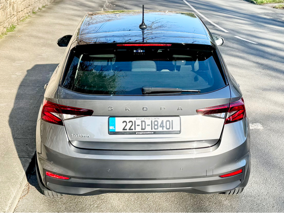 2021 Volkswagen Golf - image 13