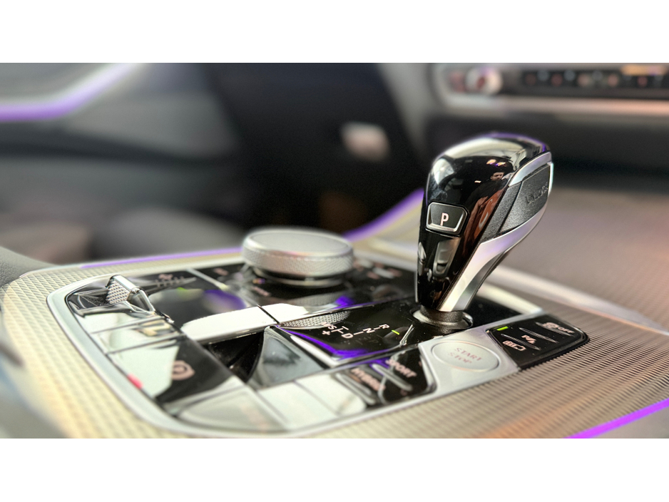 2022 BMW X5 - image 6