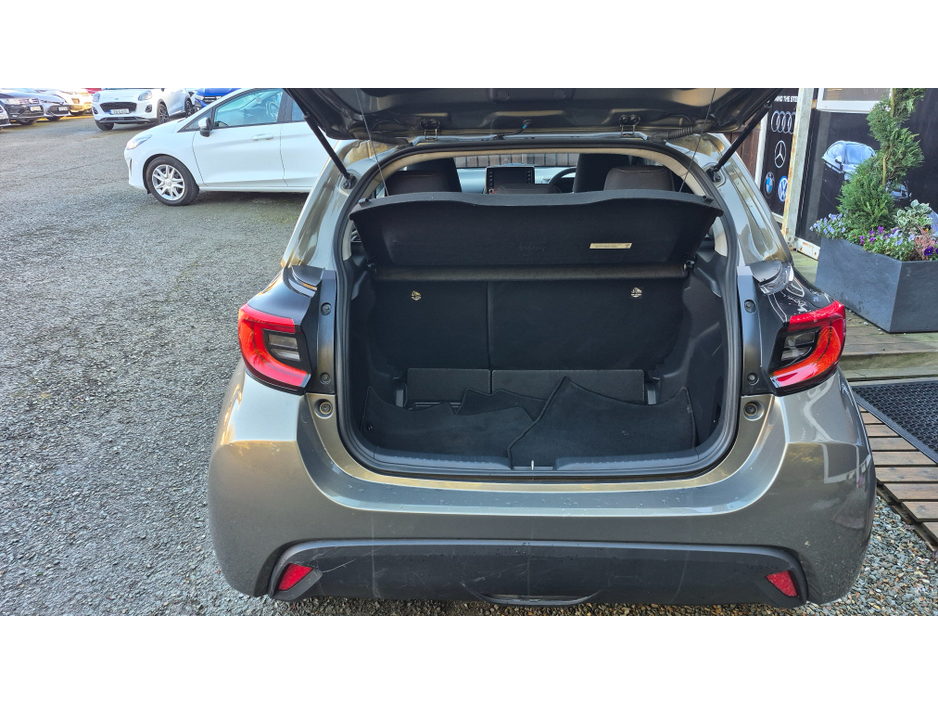 2022 Toyota Yaris 1.5 LUNA SPORT 4DR A €17,500