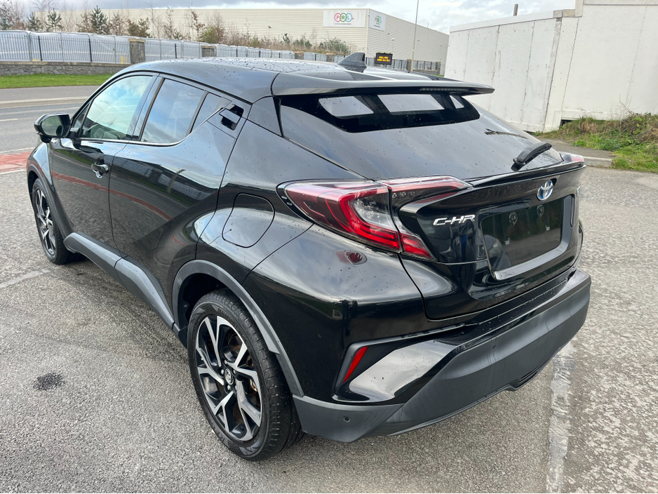 2016 Toyota C-HR - image 5