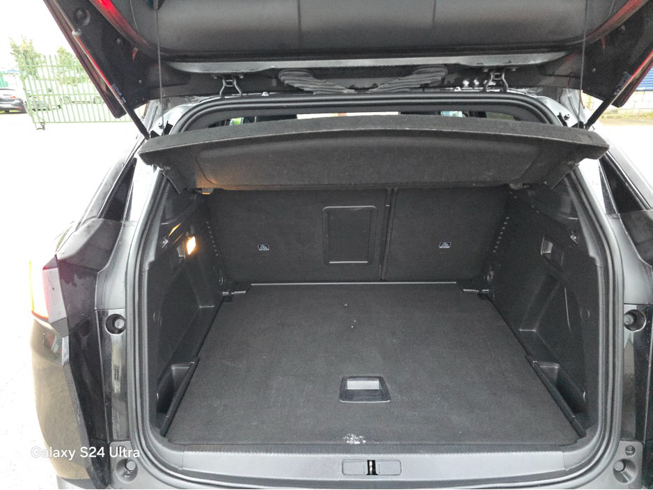 2023 Peugeot 3008 - image 6