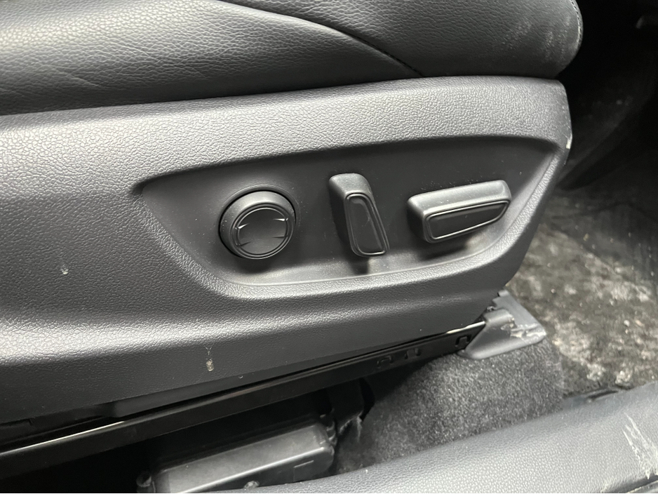 2024 Toyota Corolla - image 10