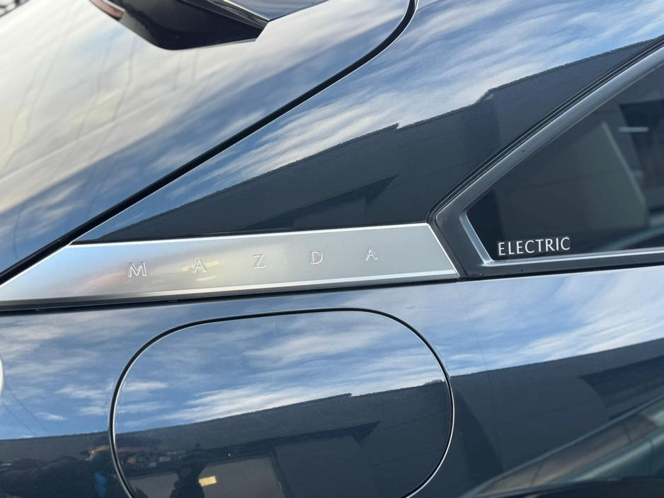 2021 Mazda MX-30 - image 9