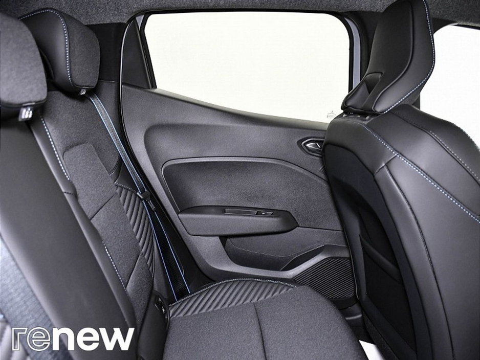 2025 Renault Clio - image 13