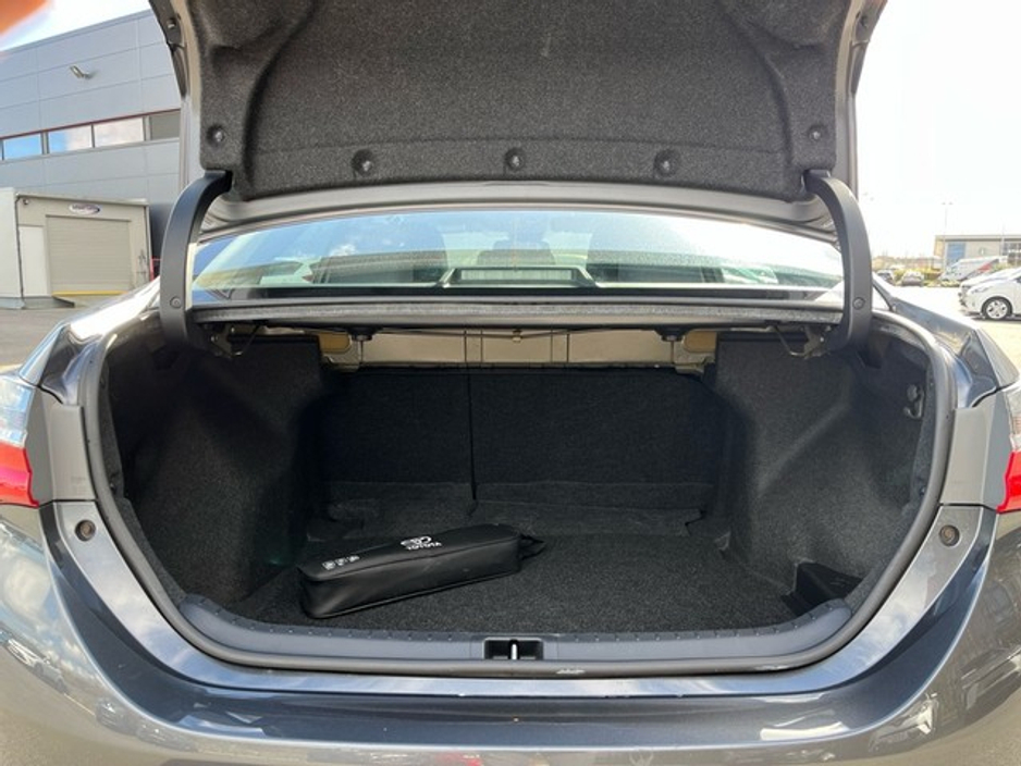 2017 Toyota Corolla - image 10