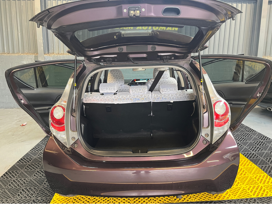 2014 Toyota Aqua - image 12