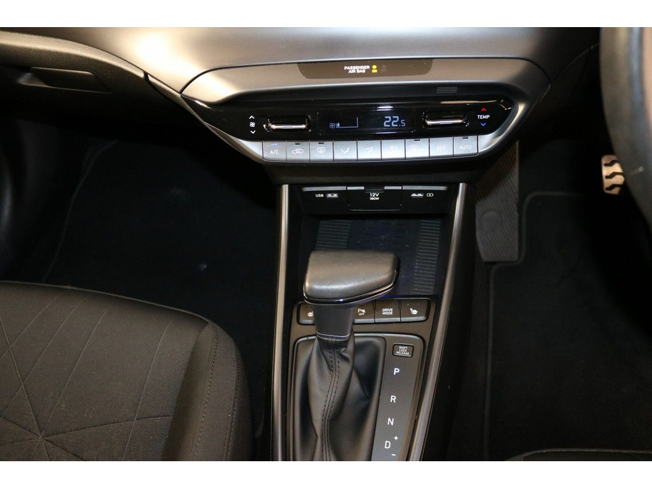 2022 Hyundai Bayon - image 12