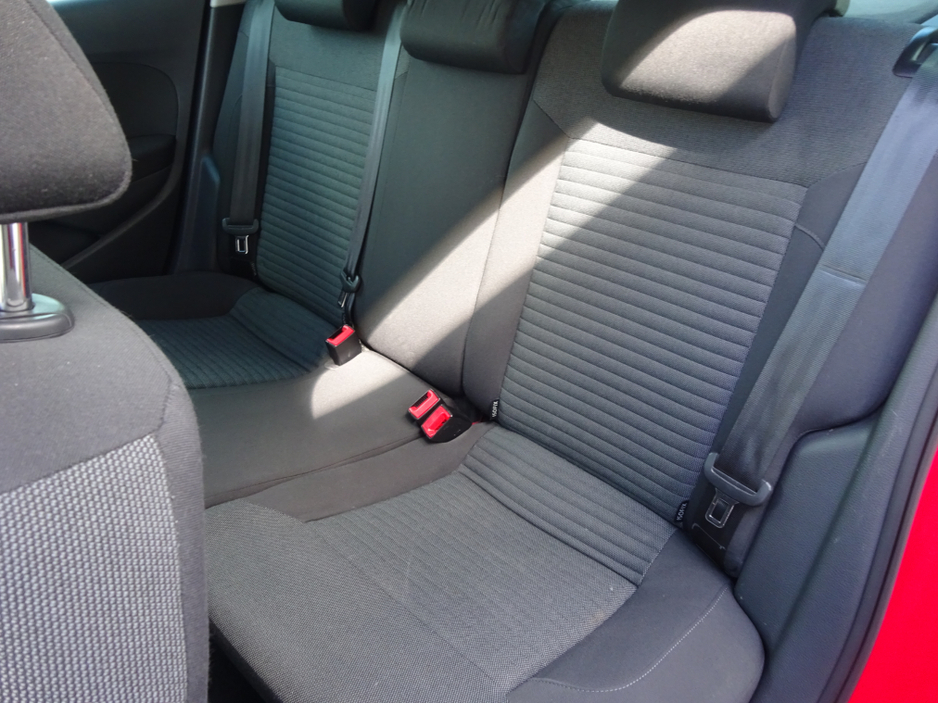 2012 Volkswagen Polo - image 16