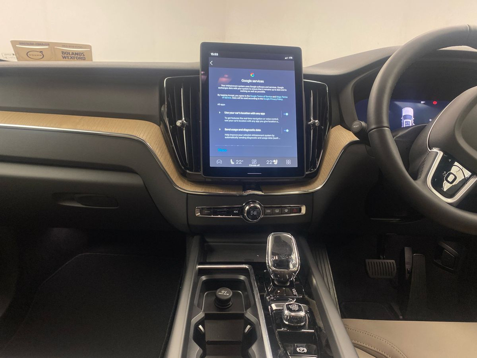 2026 Volvo XC60 - image 8