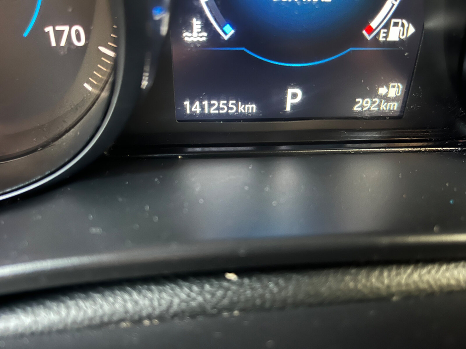 2017 Jaguar XE - image 20