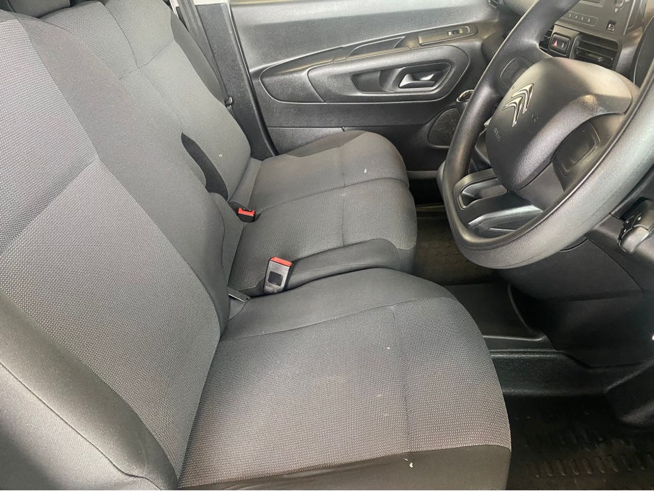 2021 Citroen Berlingo - image 7