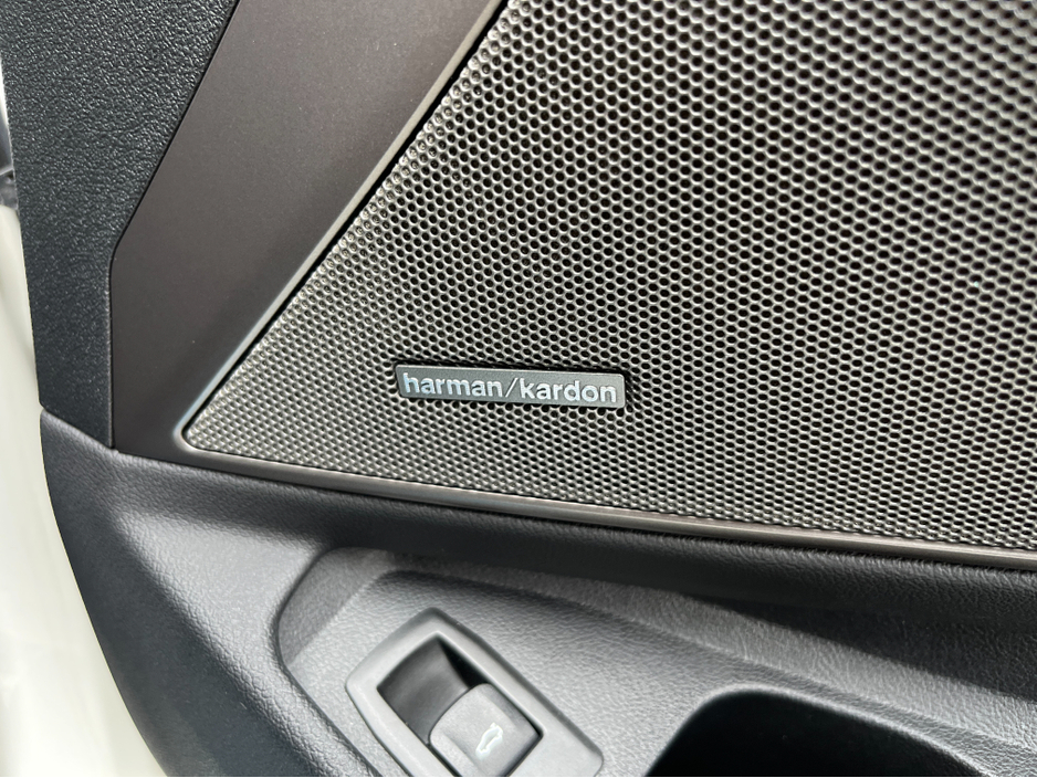 2021 BMW 3 Series - image 15