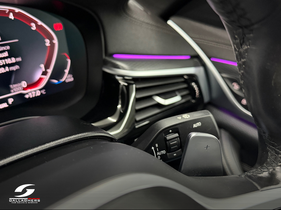 2022 BMW 5 Series - image 23