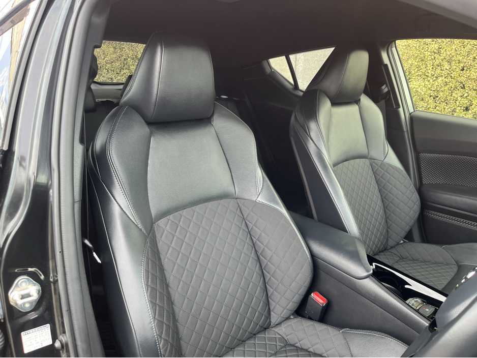 2021 Toyota C-HR - image 10