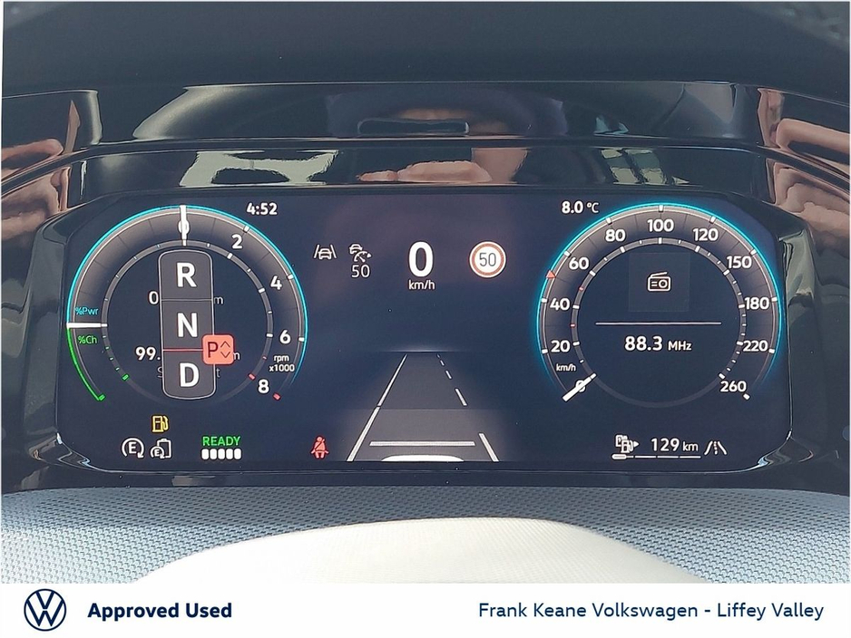 2025 Volkswagen Golf - image 12