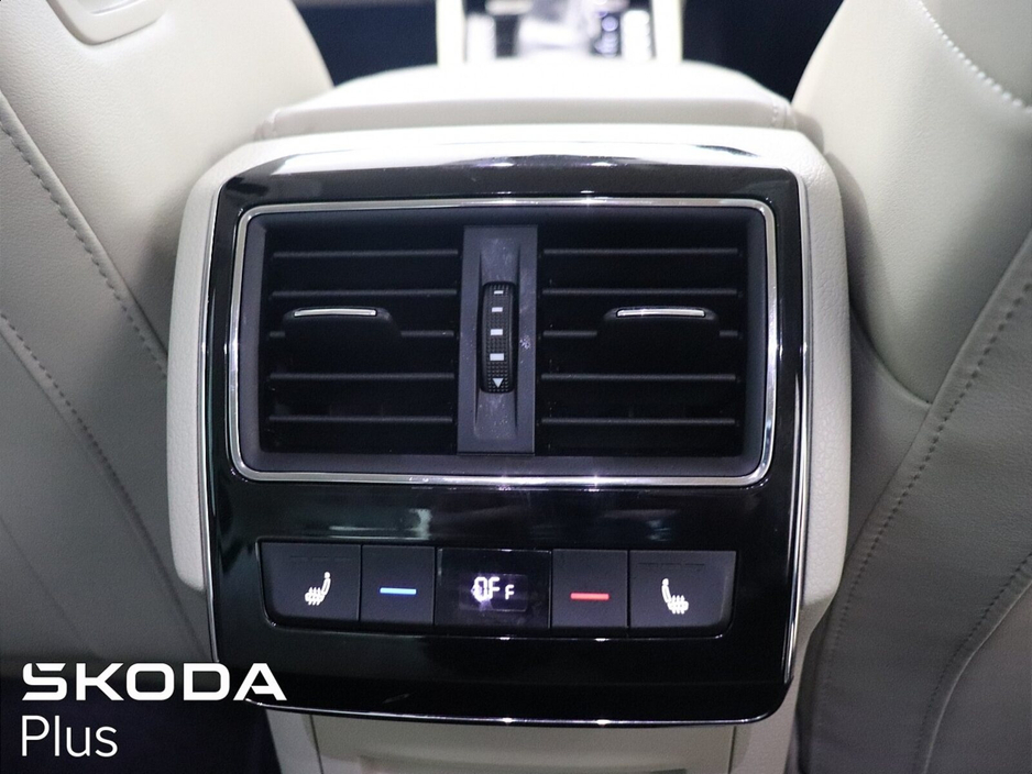 2023 Skoda Superb - image 25