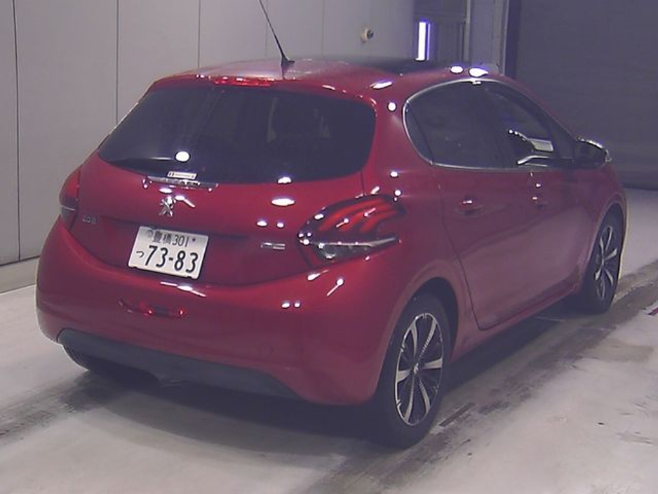2017 Peugeot 208 - image 3