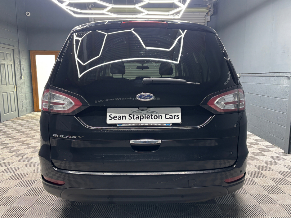 2017 Ford Galaxy - image 3