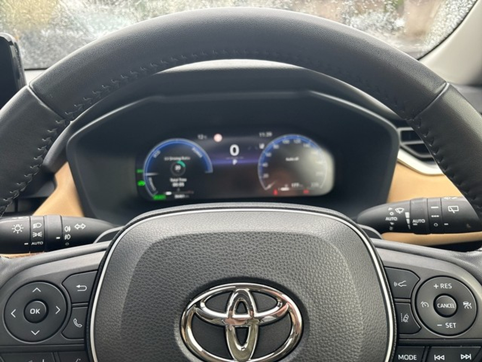 2023 Toyota Rav4 - image 12