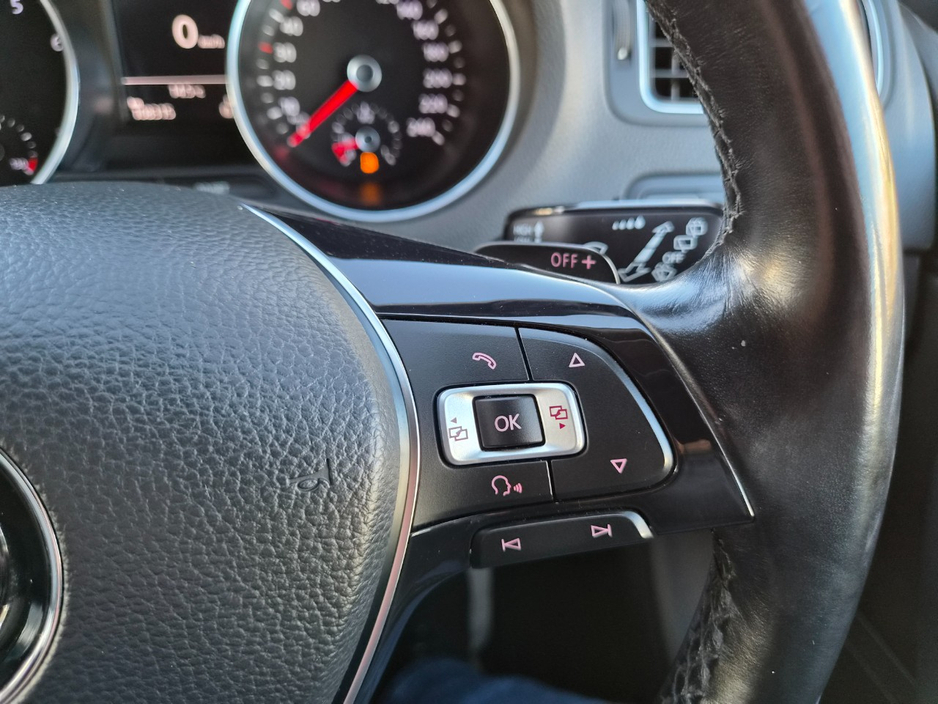 2017 Volkswagen Polo - image 25